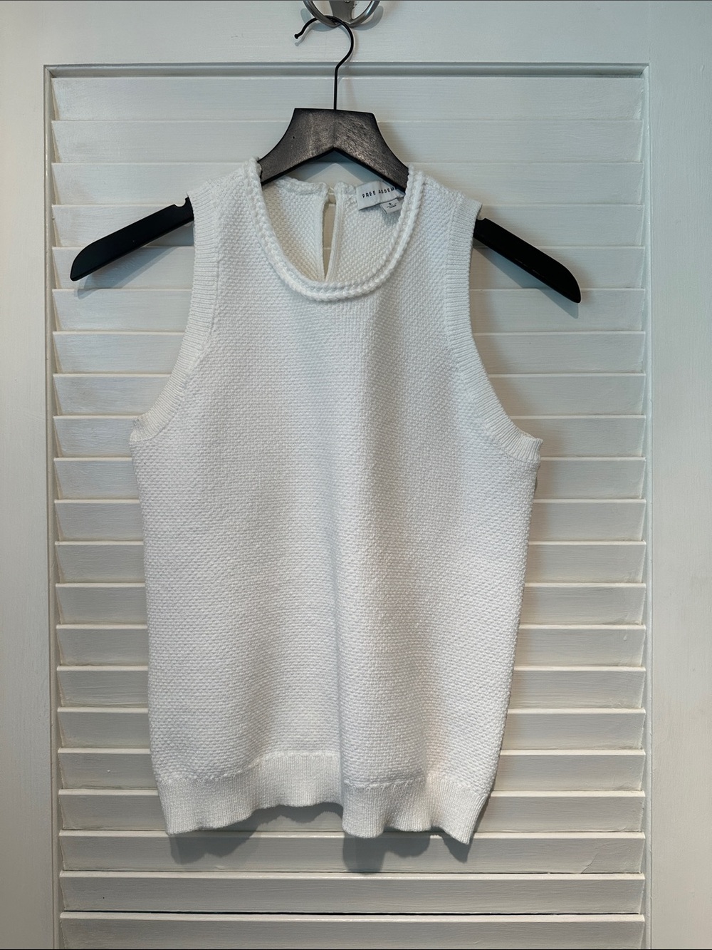 Sleeveless Knit Tank Top - White